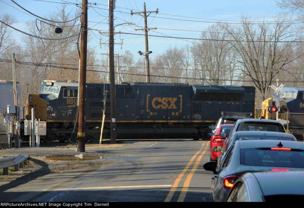 CSX 8904 3rd on Q404